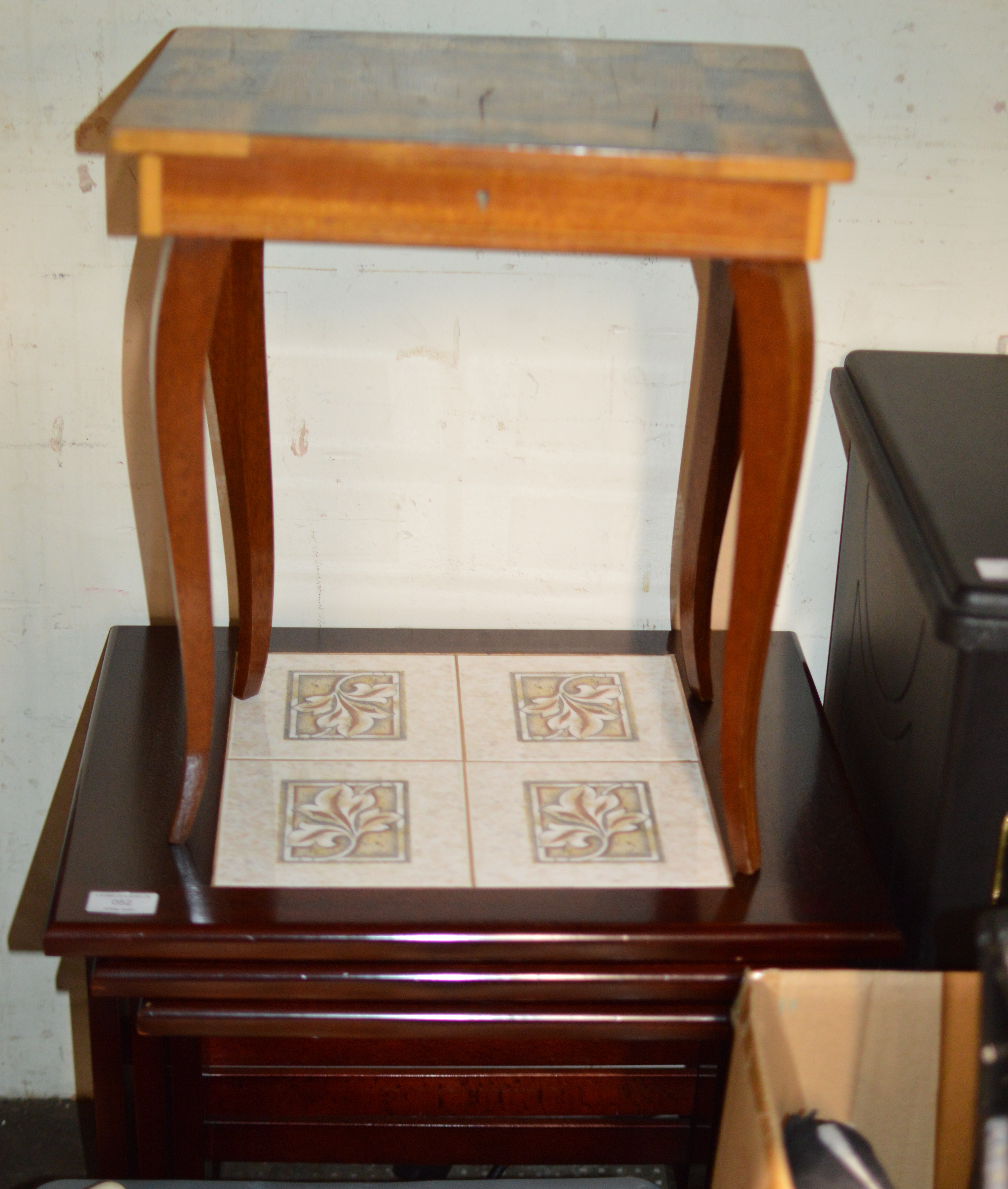 NEST OF 3 MAHOGANY TILE TOP TEA TABLES & SMALL FLIP TOP SEWING TABLE WITH SEWING ACCESSORIES