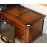 SMALL OAK BLANKET BOX