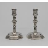 Coppia di candelieri in argento - A pair of silver candlesticks