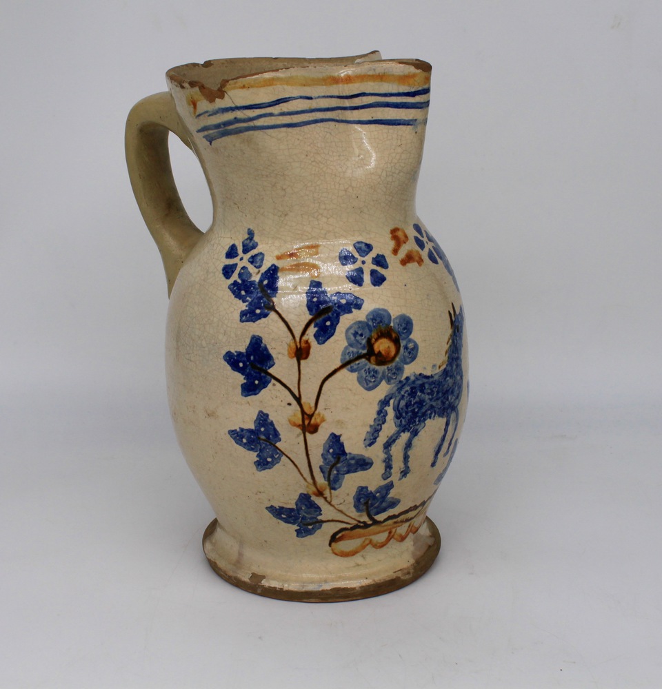 Quattro brocche in maiolica smaltata - Four enameled majolica jugs - Image 5 of 6