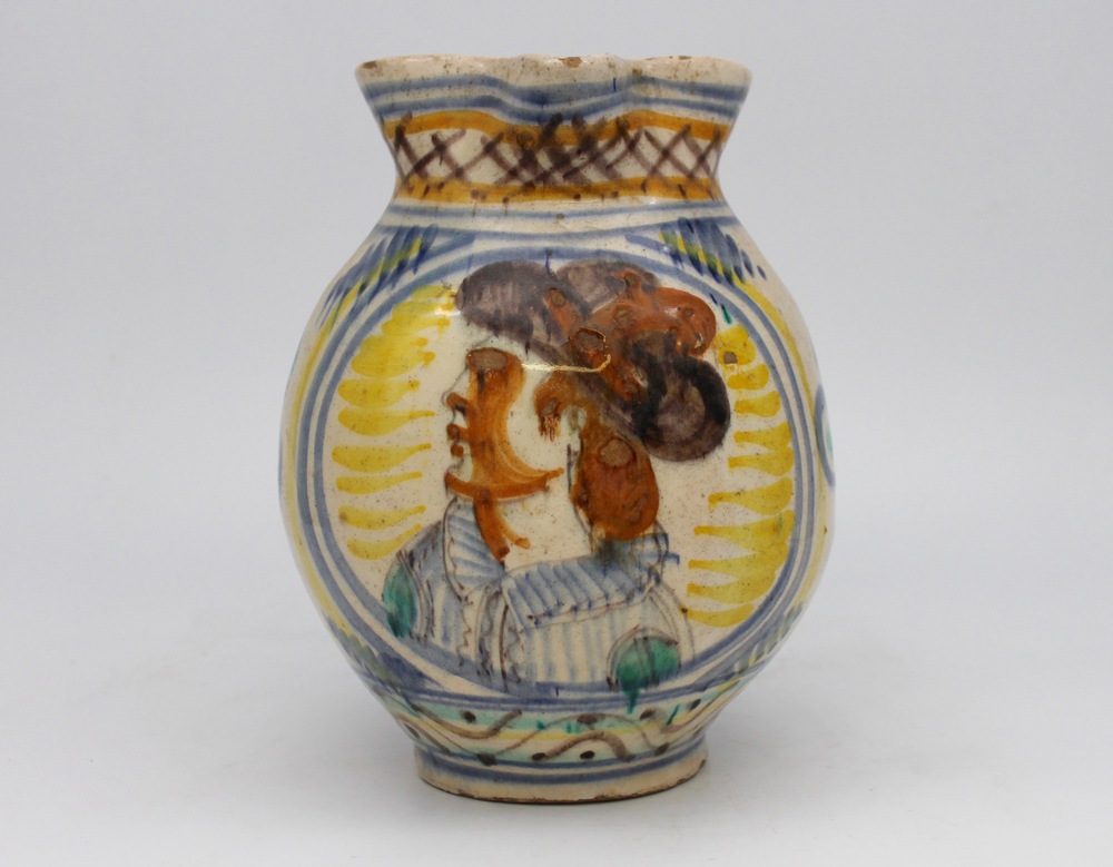 Brocca in maiolica - An earthenware jug