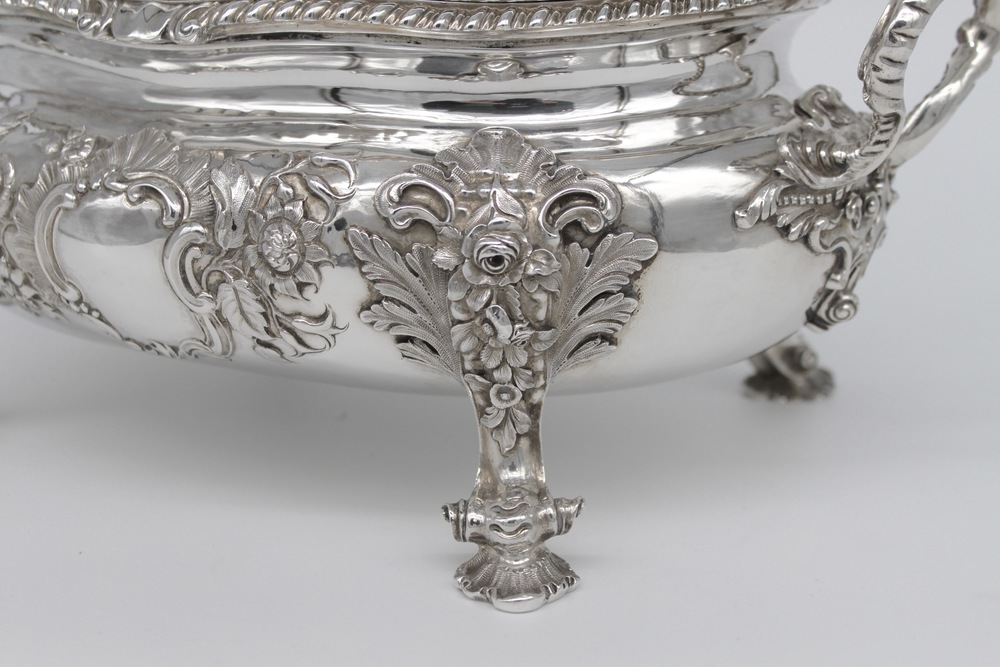 Zuppiera in argento. - A silver soup tureen - Image 4 of 7