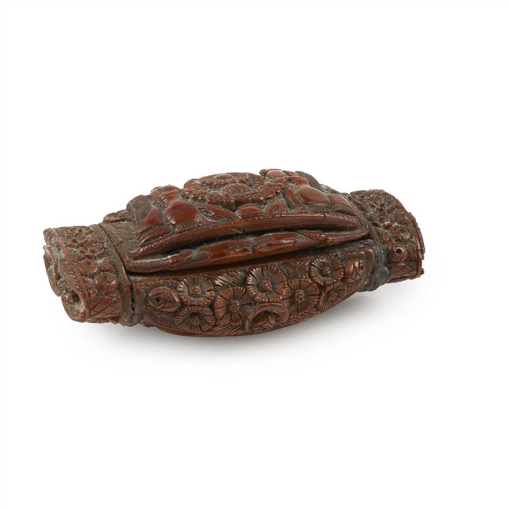 CARVED COQUILLA NUT SNUFF BOX 18TH CENTURY