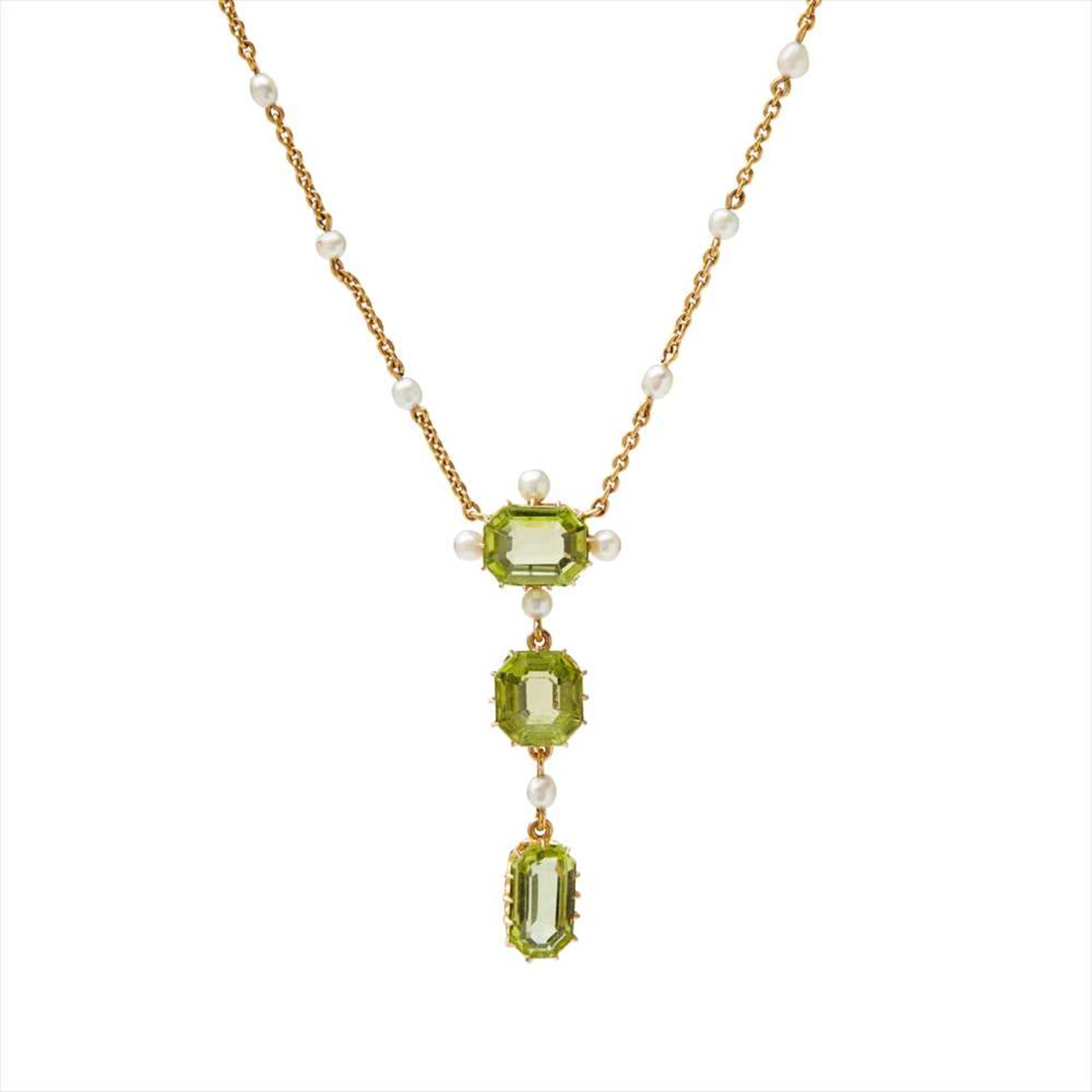 An Edwardian peridot and seed pearl set pendant necklace