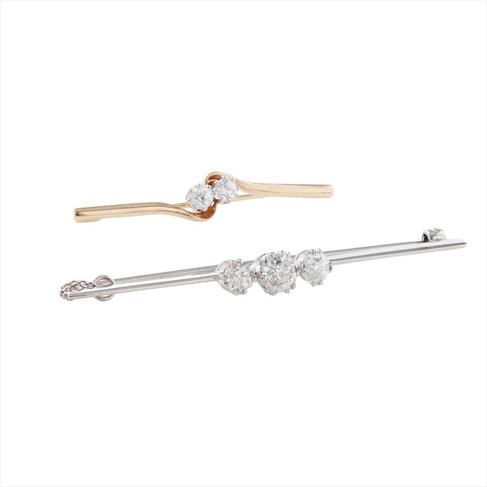 A diamond set bar brooch