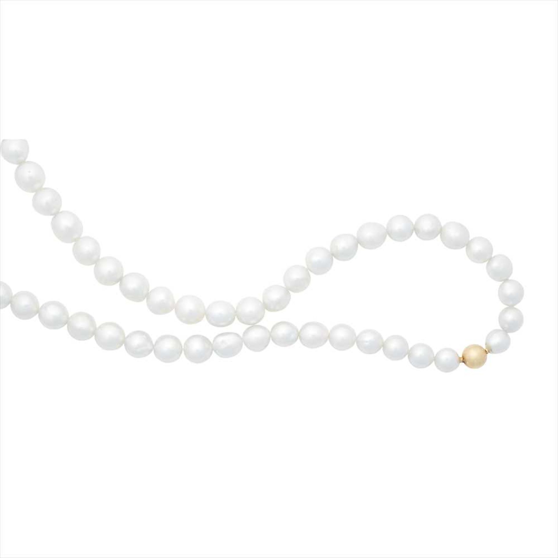 A South Sea cultured pearl necklace