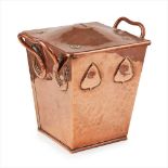 ENGLISH SCHOOL ARTS & CRAFTS COPPER LIDDED BOX, CIRCA 1900