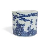 BLUE AND WHITE BRUSH POT LATE QING DYNASTY-REPUBLIC PERIOD, 19TH-20TH CENTURY