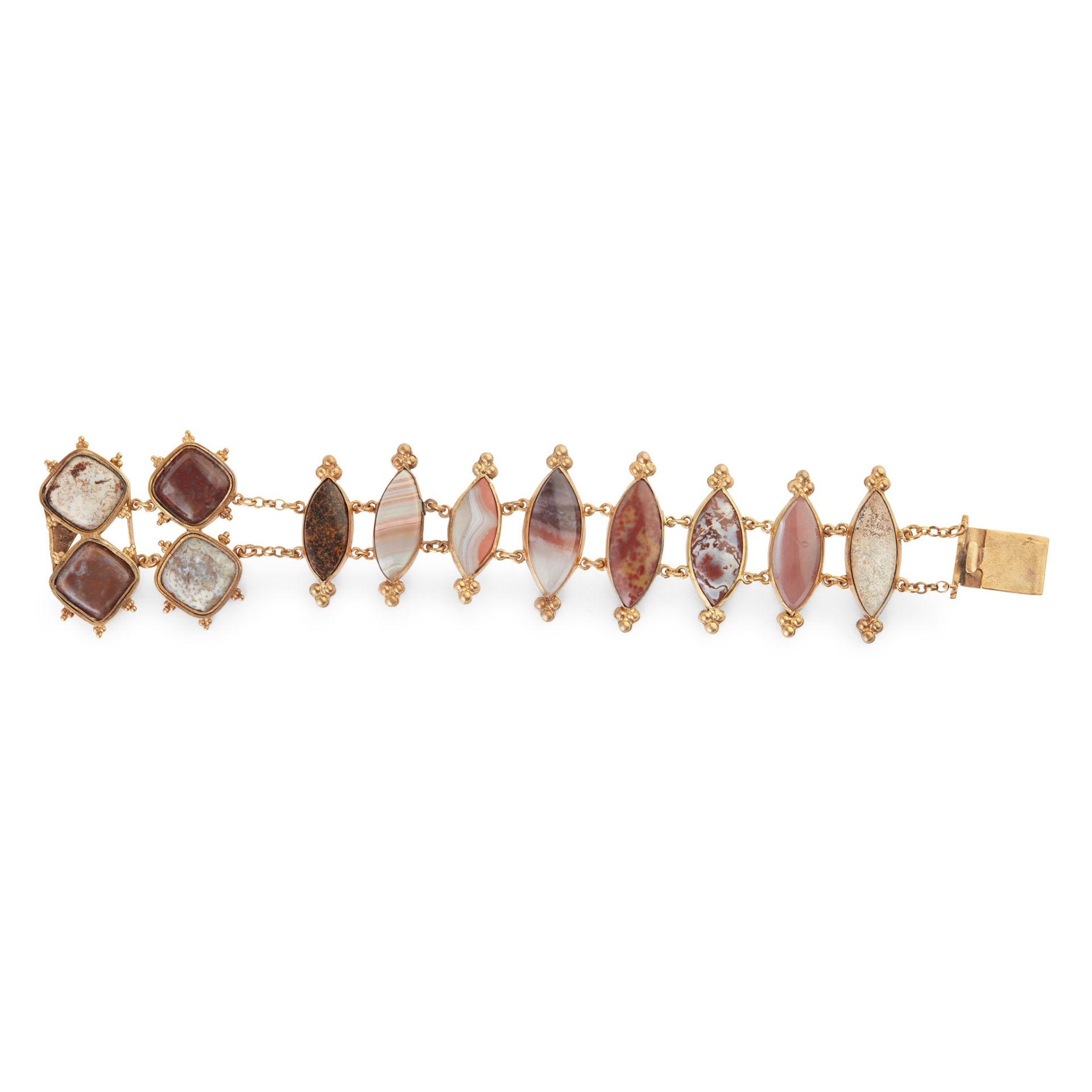 AN AGATE SET BRACELET