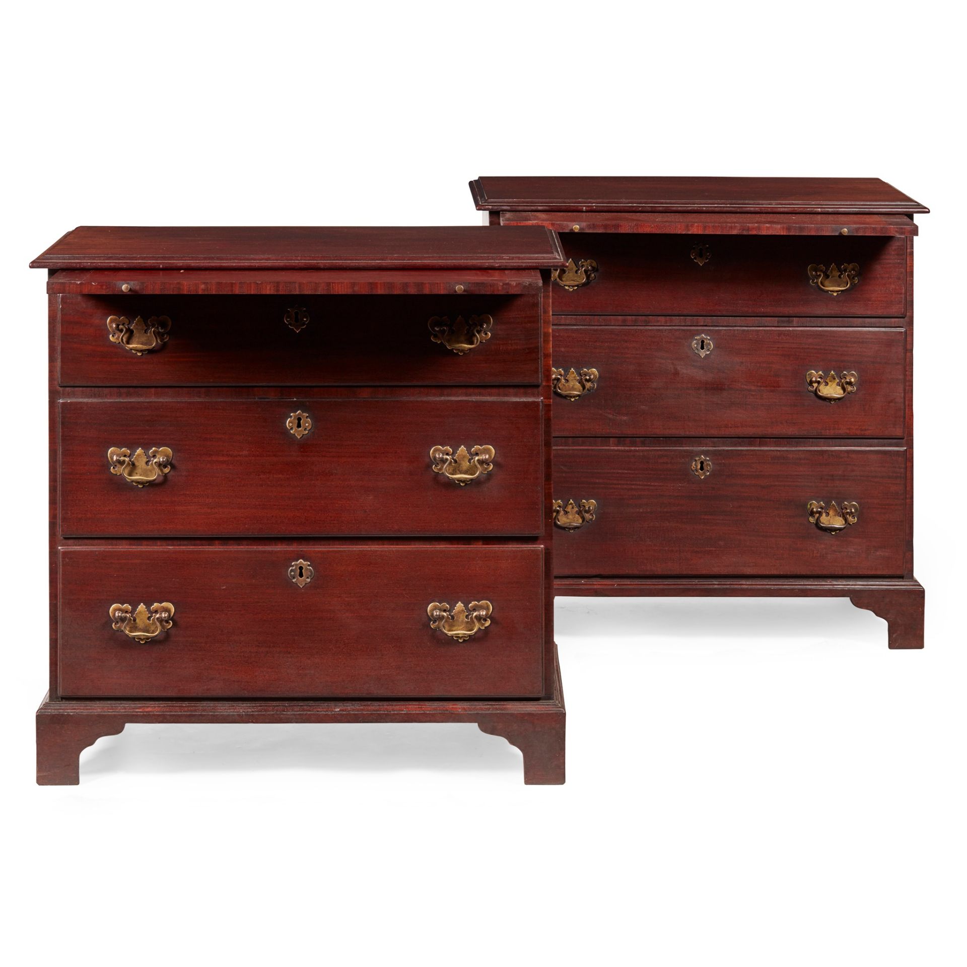 PAIR OF IRISH GEORGE III MAHOGANY CHESTS OF DRAWERS 18TH CENTURY - Bild 2 aus 2