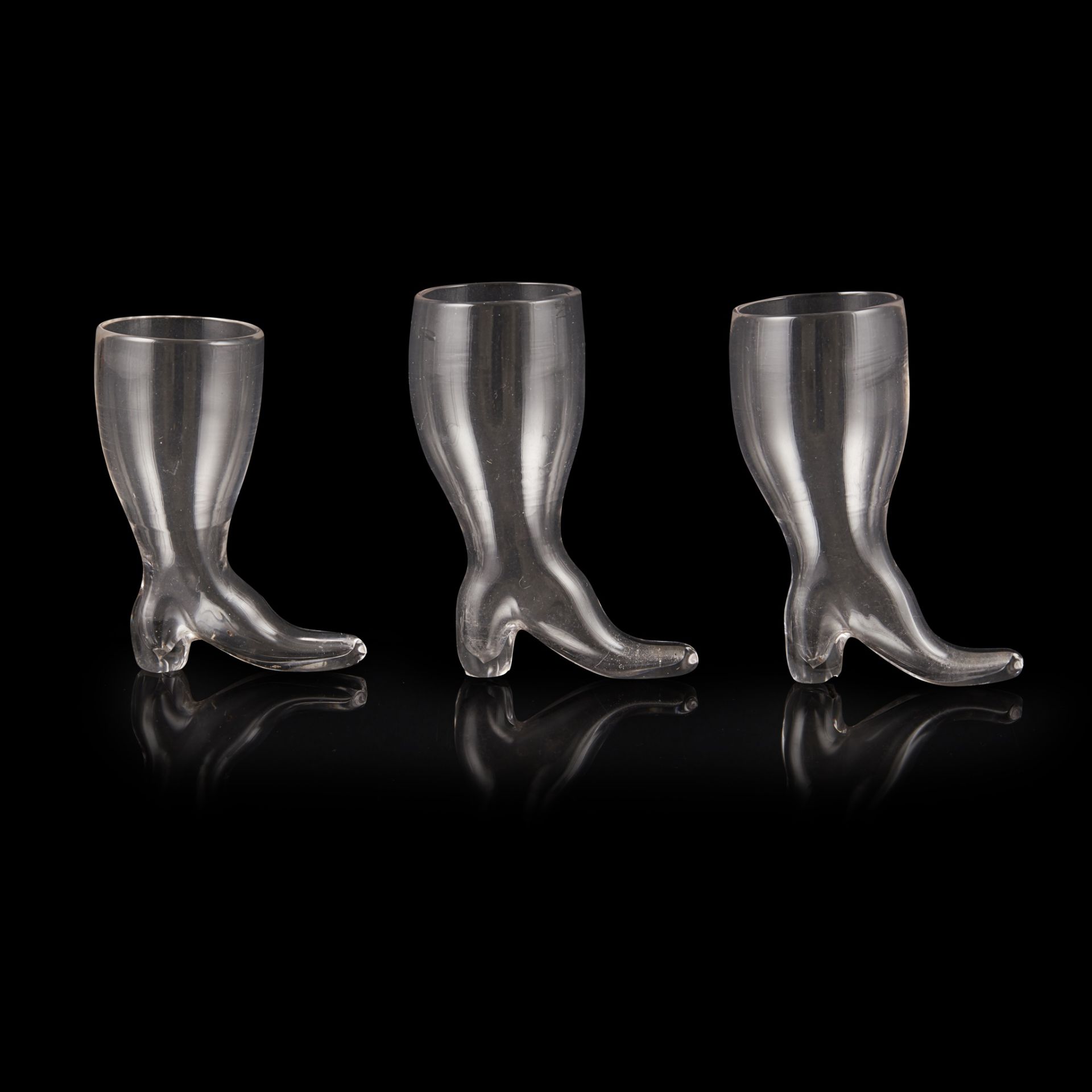 COLLECTION OF CLEAR GLASS BOOT-FORM STIRRUP CUPS LATE 18TH/ 19TH CENTURY - Bild 4 aus 9