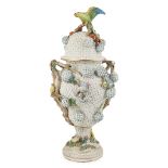 LARGE MEISSEN PORCELAIN 'SCHNEEBALLEN' URN AND COVER EARLY 19TH CENTURY