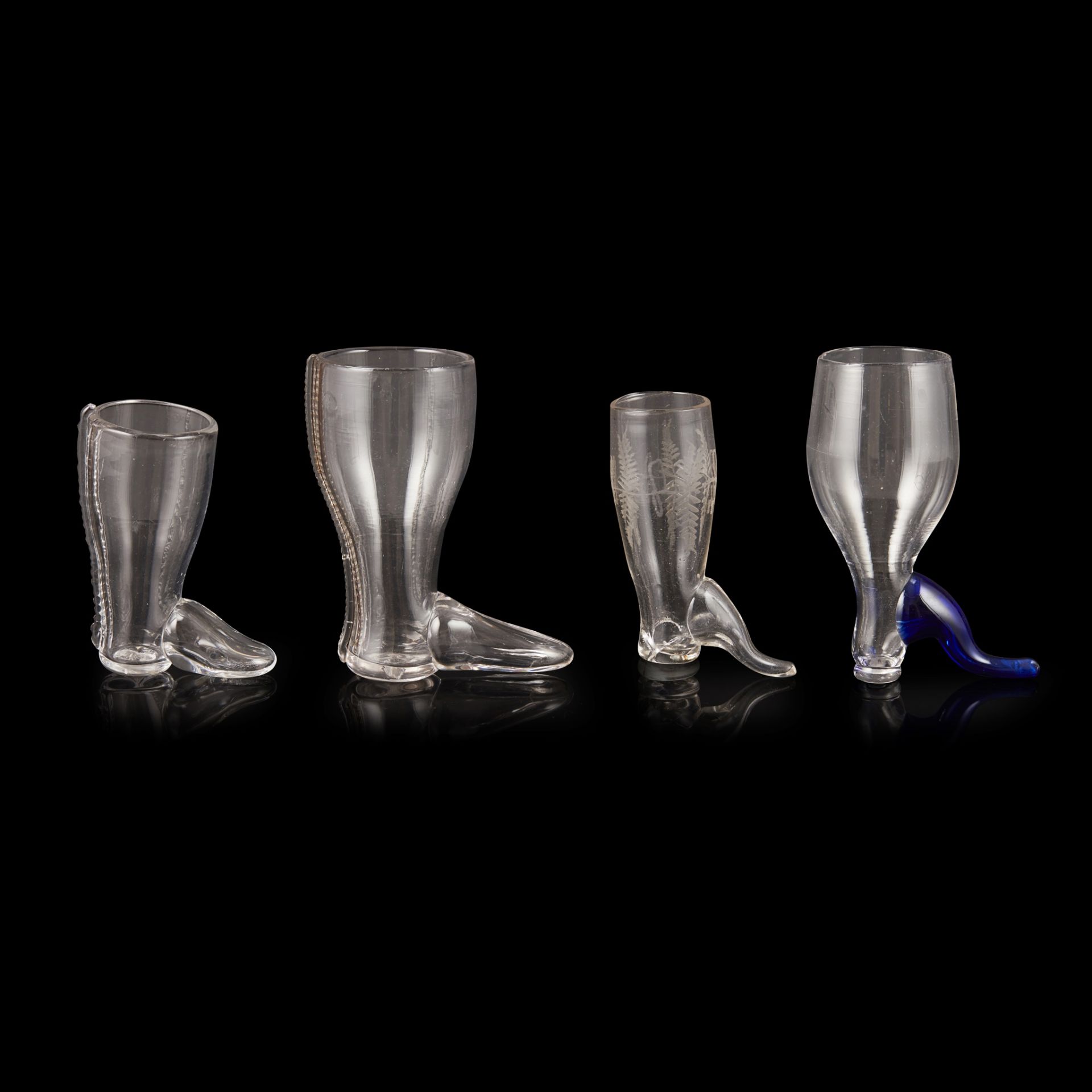 COLLECTION OF CLEAR GLASS BOOT-FORM STIRRUP CUPS LATE 18TH/ 19TH CENTURY - Bild 2 aus 9
