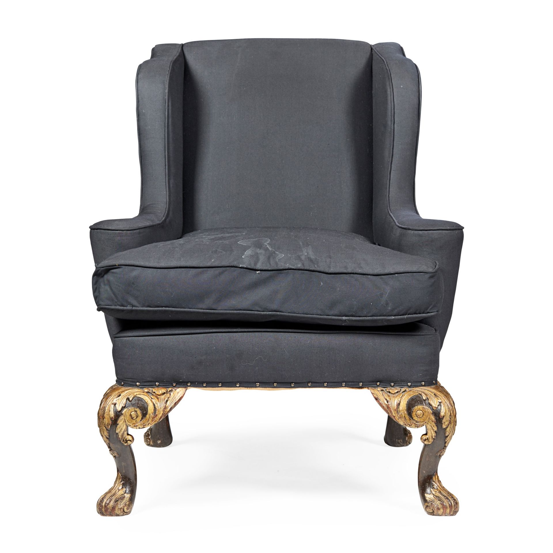 TWO GEORGE II STYLE EBONISED MAHOGANY AND PARCEL GILT WING ARMCHAIRS LATE 19TH/ EARLY 20TH CENTURY - Bild 4 aus 6