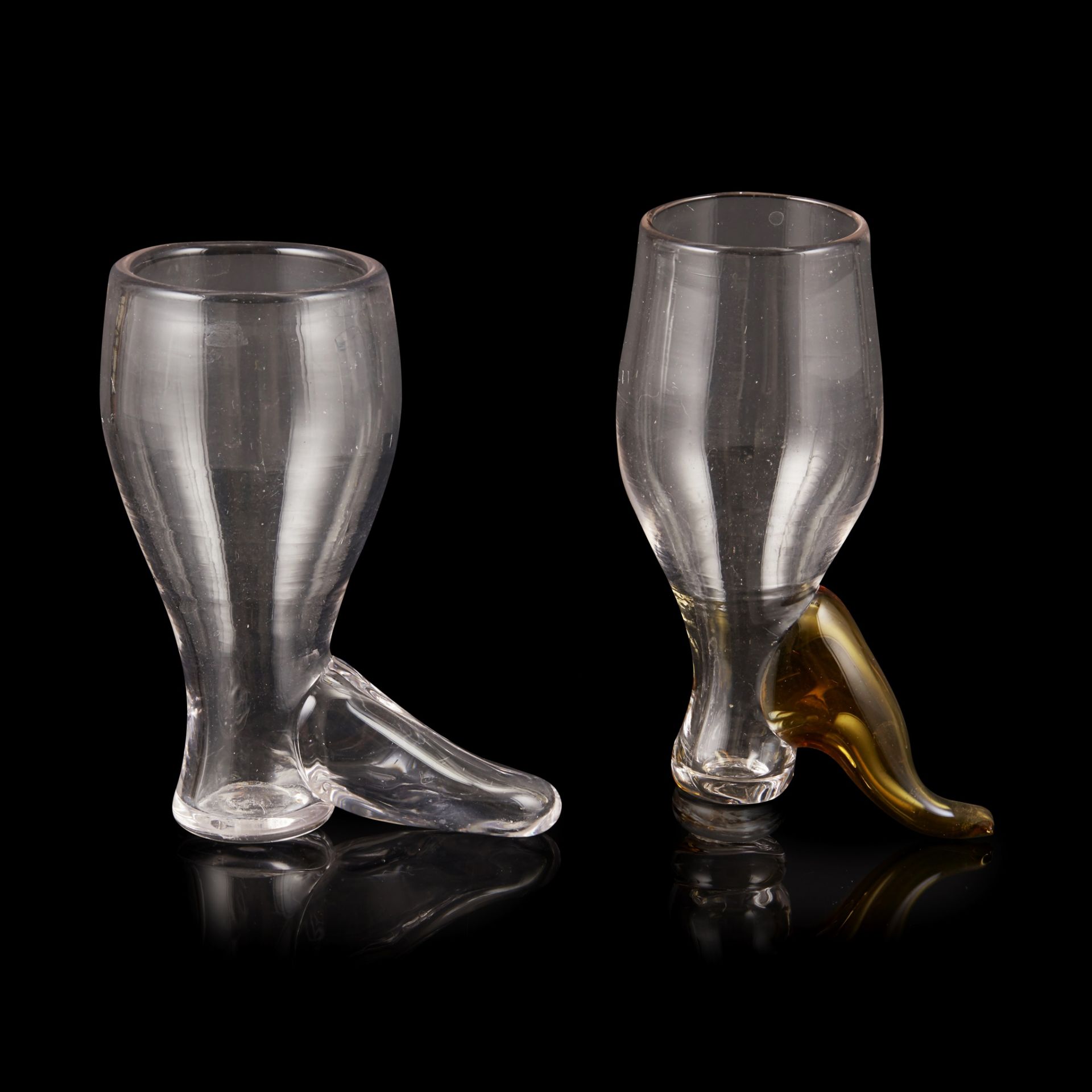 COLLECTION OF CLEAR GLASS BOOT-FORM STIRRUP CUPS LATE 18TH/ 19TH CENTURY - Bild 3 aus 9
