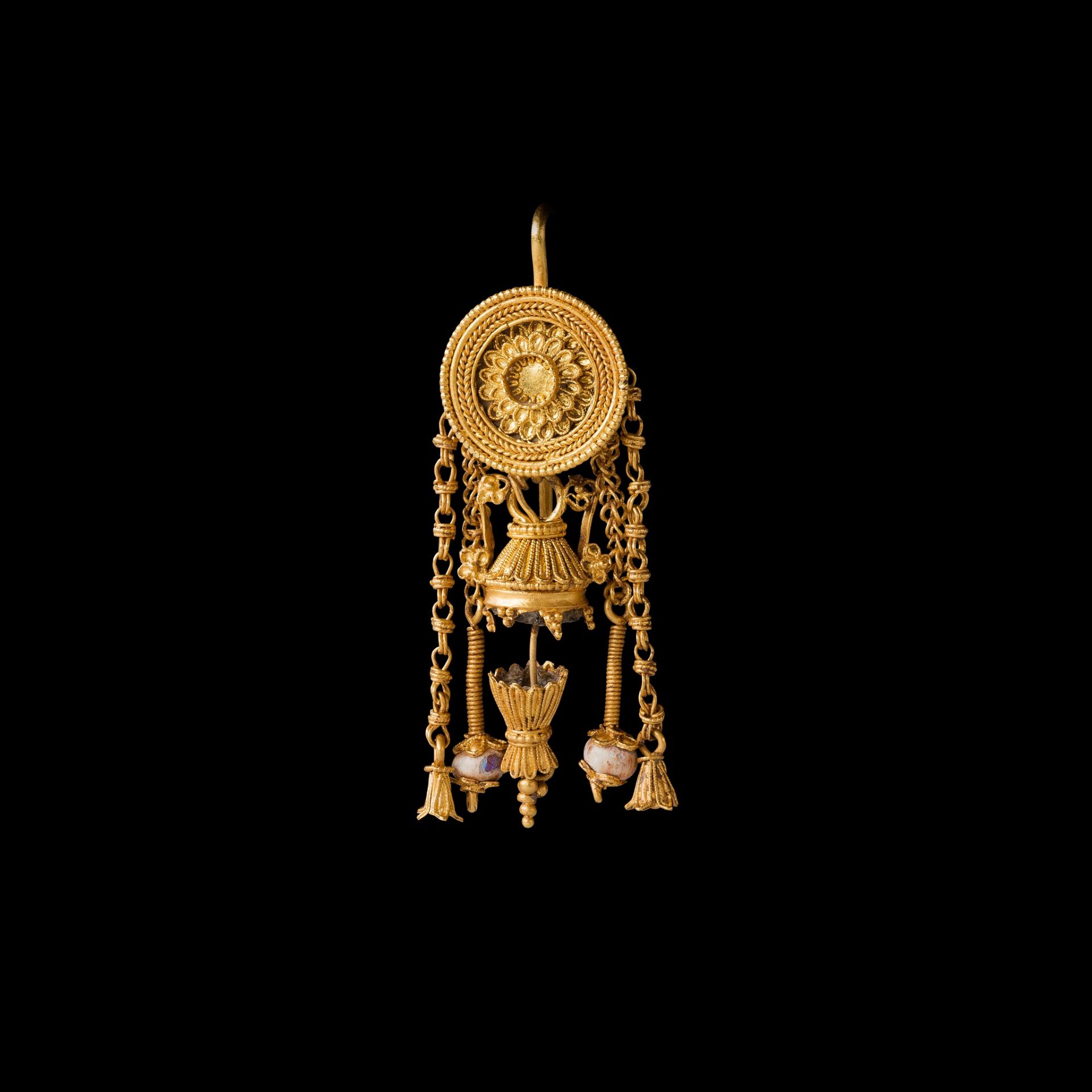 HELLENISTIC GOLD EARRING NEAR EAST, 3RD - 1ST CENTURY B.C. - Image 2 of 2