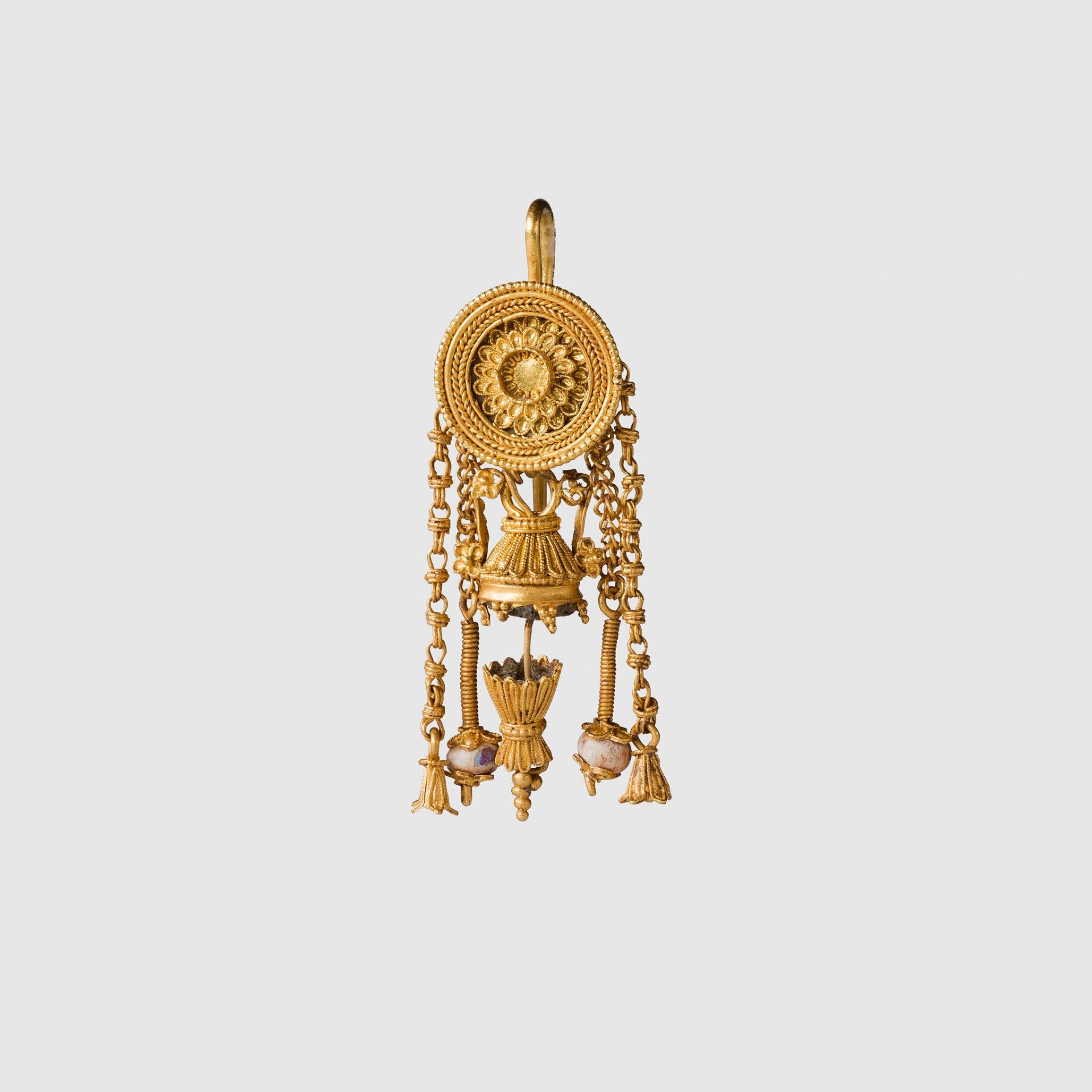 HELLENISTIC GOLD EARRING NEAR EAST, 3RD - 1ST CENTURY B.C.