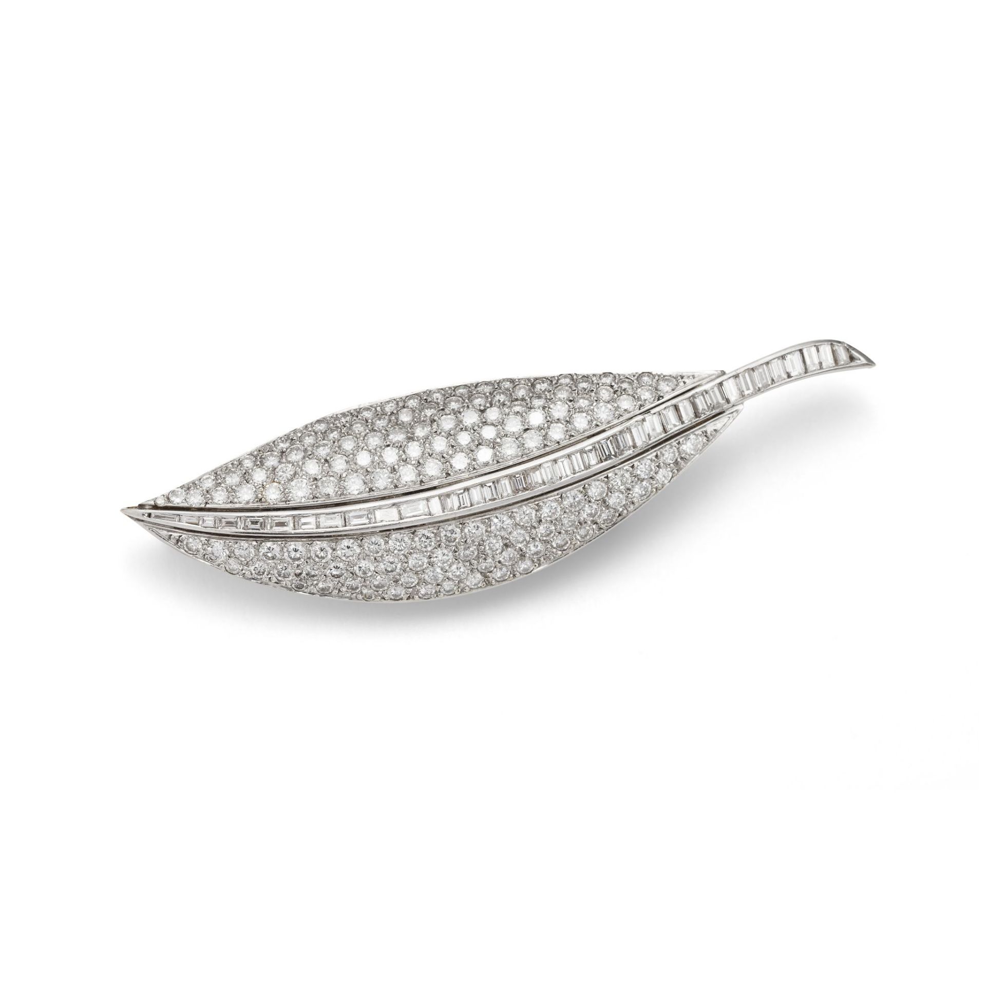 A DIAMOND LEAF BROOCH