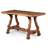 MANNER OF SIR ROBERT LORIMER ARTS & CRAFTS OAK CENTRE TABLE, CIRCA 1910