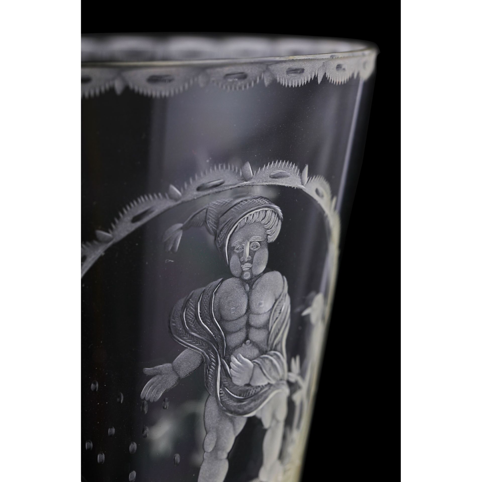 MICHAEL POWOLNY (1871-1854) FOR J & L LOBMEYR, VIENNA SECESSIONIST ENGRAVED GLASS TUMBLER, CIRCA - Bild 2 aus 3