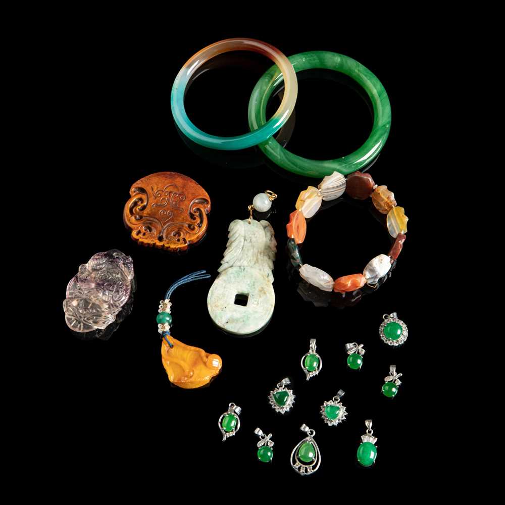 COLLECTION OF JEWELLERY ACCESSORY