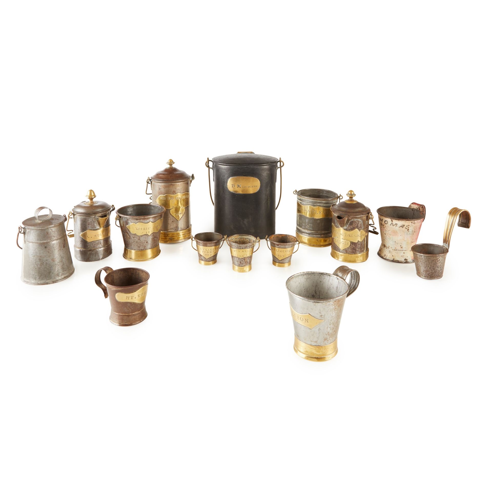 COLLECTION OF NOVELTY METAL AND BRASS MINIATURE MILK PAILS AND PITCHERS 19TH CENTURY - Bild 2 aus 2