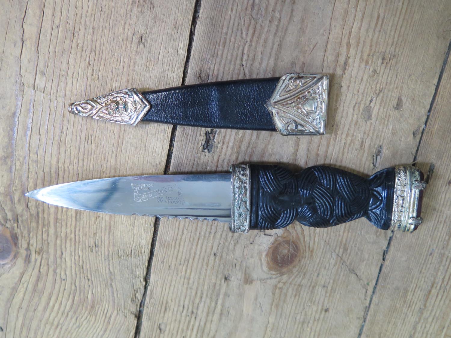 A Sgian-Dubh, by J. Nowill & Sons, 20 cm total length