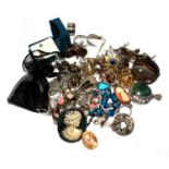 A bag of miscellaneous fashion jewellery