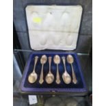 A cased set of six silver tea spoons, Sheffield 1939