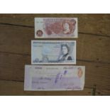 A Five Pound (£5) Banknote with error, No Chief Cashier signature, serial no. DU69 446204, a Ten