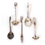 FOUR GEORG JENSEN WHITE METAL SPOONS to include a caddy spoon and a matching fork (5)