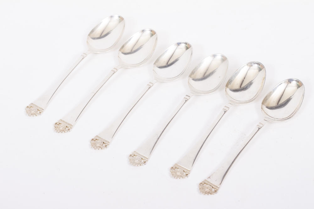 A CONTINENTAL WHITE METAL FIFTY SIX PIECE CUTLERY SET marked 925 by Robbe & Berking consisting of - Image 10 of 11