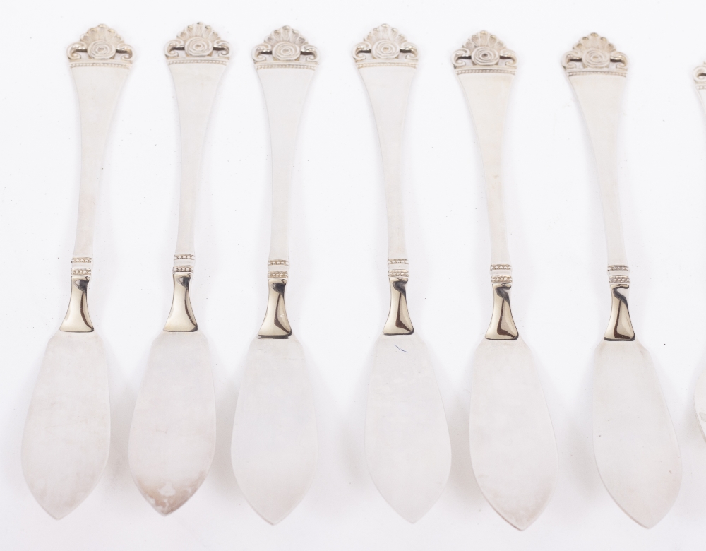 A CONTINENTAL WHITE METAL FIFTY SIX PIECE CUTLERY SET marked 925 by Robbe & Berking consisting of - Image 4 of 11