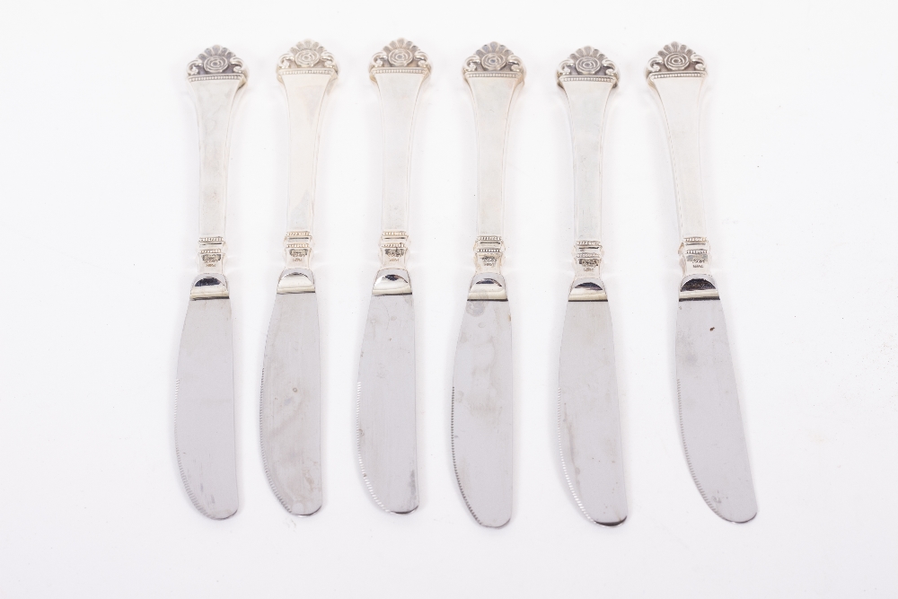 A CONTINENTAL WHITE METAL FIFTY SIX PIECE CUTLERY SET marked 925 by Robbe & Berking consisting of - Image 6 of 11