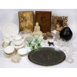 A COLLECTION OF VARIOUS CERAMICS AND ORNAMENTS to include a Royal Albert Val D'or dinner and tea