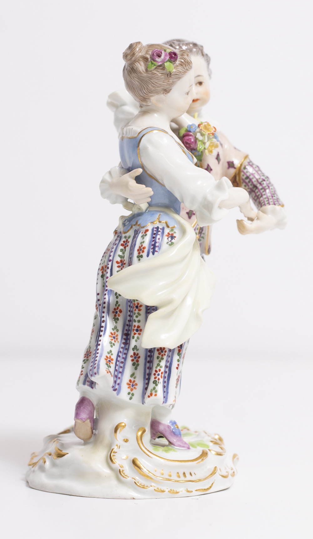 A MEISSEN PORCELAIN FIGURINE of a boy and a girl dancing numbered Q113, 14.5cm high Condition: small - Image 3 of 7