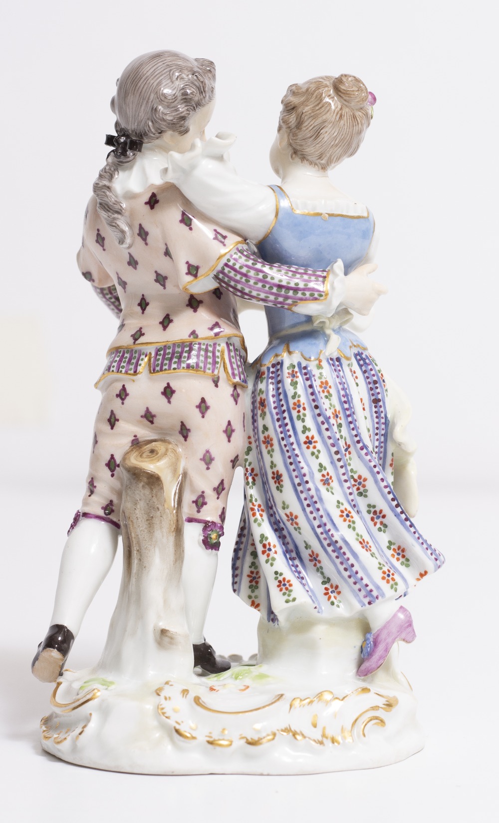 A MEISSEN PORCELAIN FIGURINE of a boy and a girl dancing numbered Q113, 14.5cm high Condition: small - Image 2 of 7