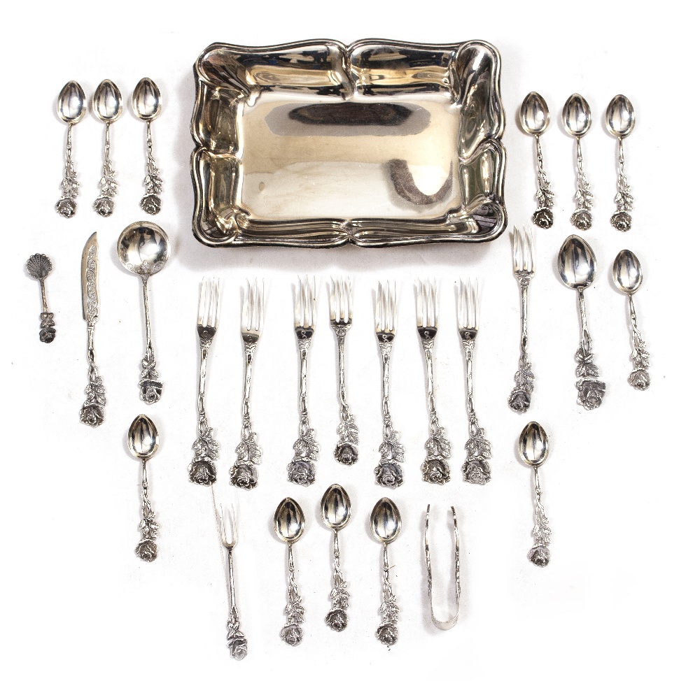 A SMALL GROUP OF WHITE METAL SPOONS some silver, some marked stirling, approximately 106 grams in - Image 2 of 4