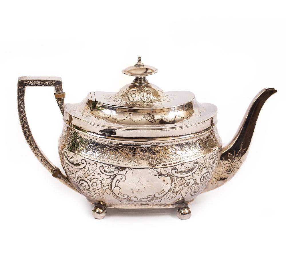 A GEORGE III SILVER TEAPOT by Thomas Wallis II, with silver knop and silver handle with insulators