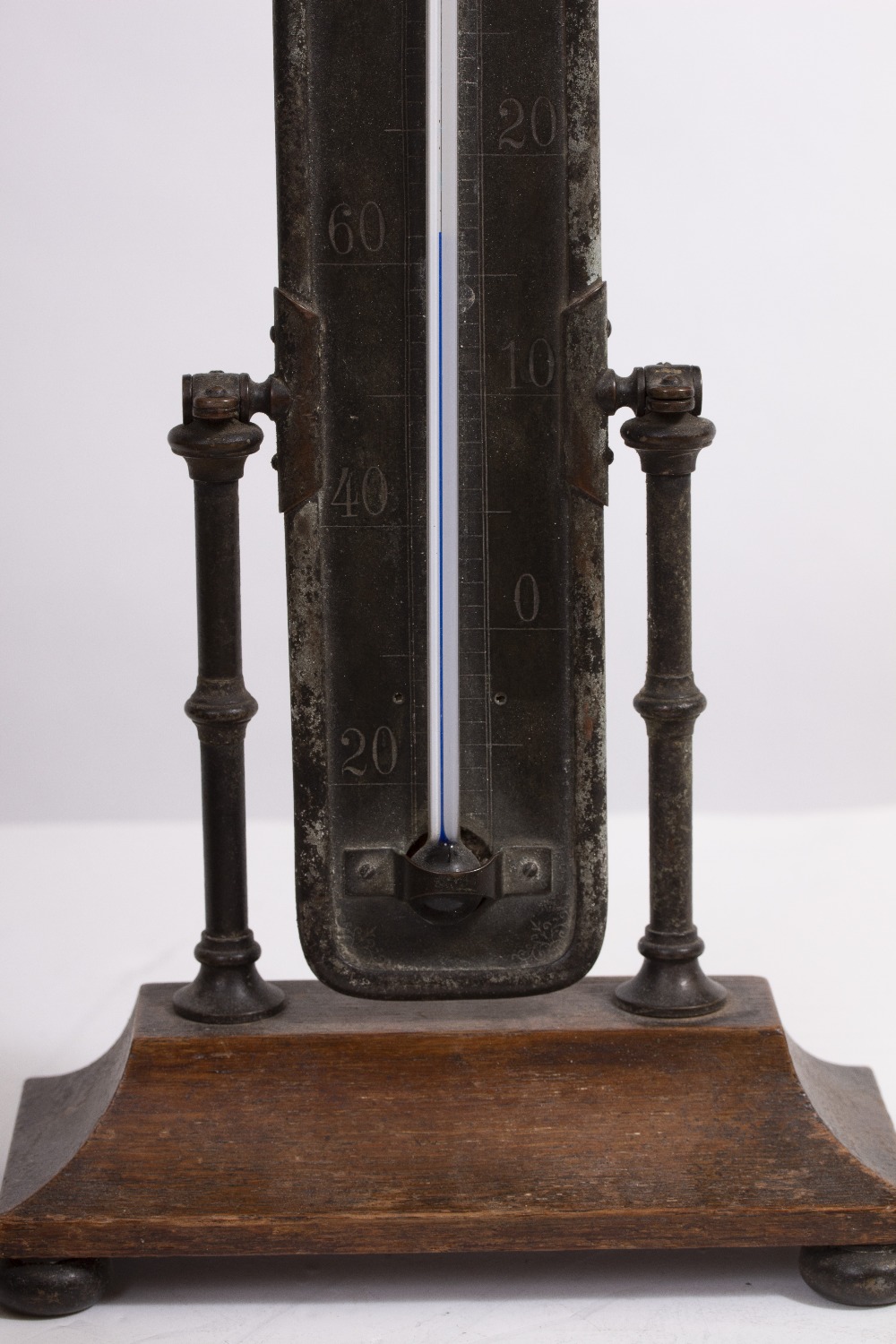 A LARGE SIZE DESK THERMOMETER the scale in fahrenheit and celsius with hinged turned supports and - Image 3 of 6