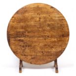 A 19TH CENTURY FRUITWOOD CIRCULAR TILT TOP DINING TABLE with splaying feet, 119.5cm diameter x