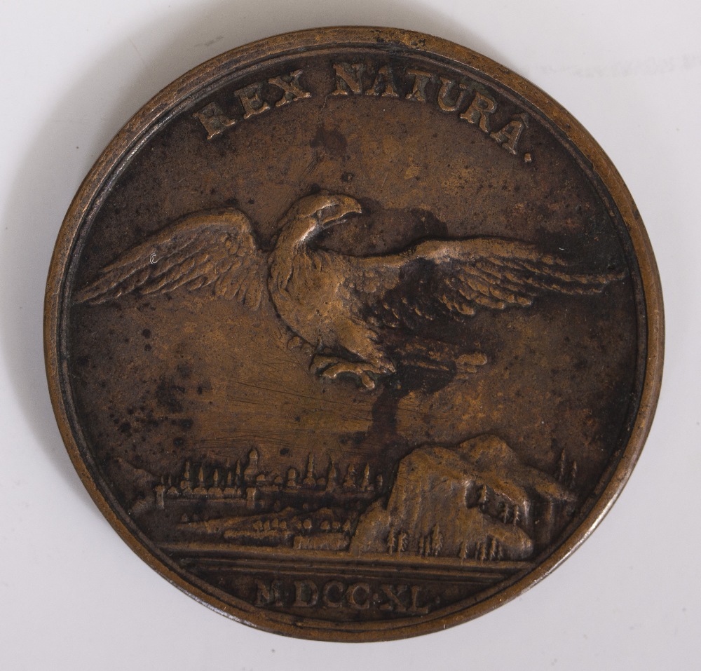 AN 18TH CENTURY BRONZE MEDALLION depicting Frederick II of Prussia, dated 1740 and by Dassier, 5.3cm - Image 3 of 5