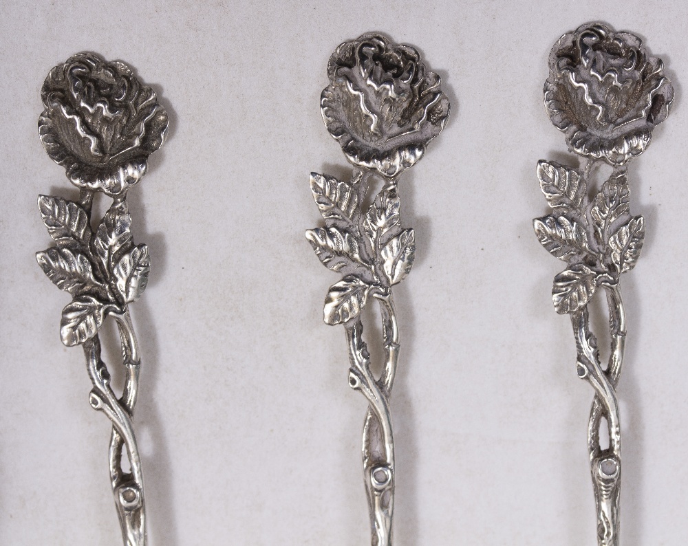 A SMALL GROUP OF WHITE METAL SPOONS some silver, some marked stirling, approximately 106 grams in - Image 3 of 4