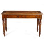 A VICTORIAN MAHOGANY SIDE TABLE with rosewood crossbanded decoration to the top, two frieze