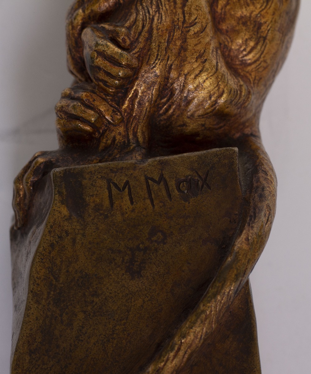 A BRASS CROUCHING MONKEY on a plinth, signed 'M Max' to side and '23v' to back, 24.5cm high - Image 2 of 7