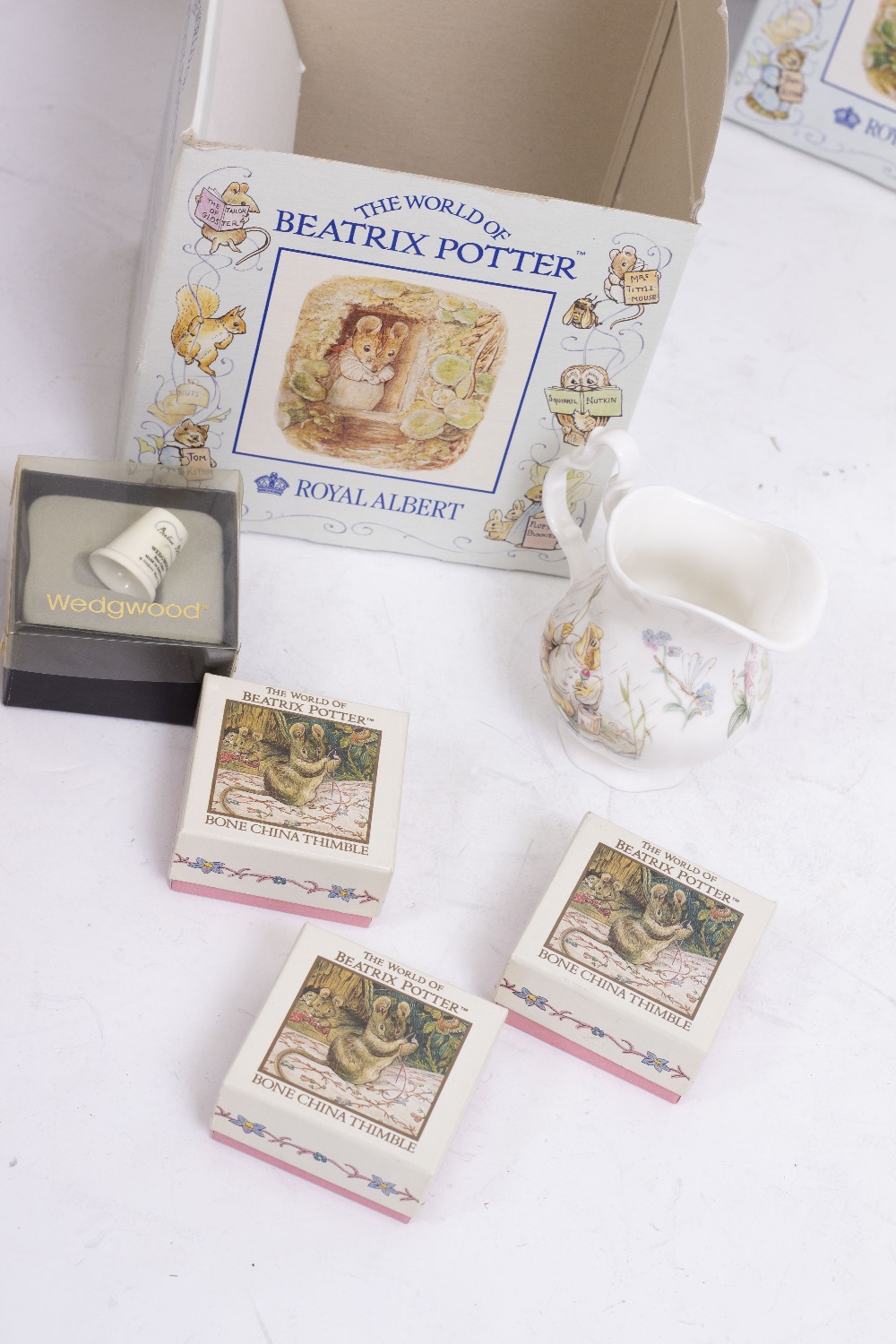 A COLLECTION OF ROYAL ALBERT BEATRIX POTTER RELATED CERAMICS consisting of four boxed beakers, three - Image 5 of 6