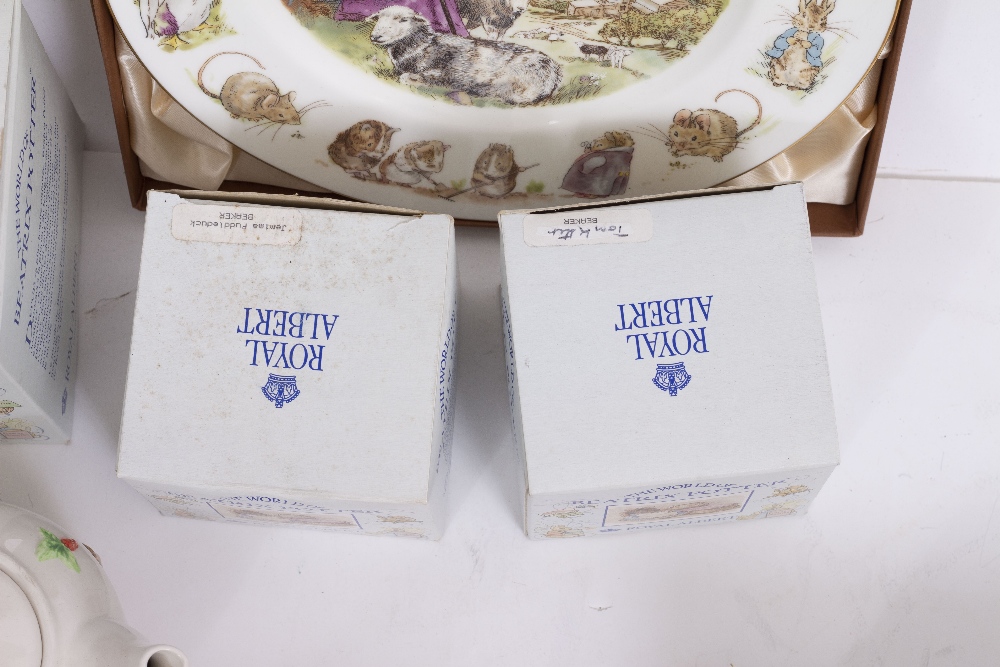 A COLLECTION OF ROYAL ALBERT BEATRIX POTTER RELATED CERAMICS consisting of four boxed beakers, three - Image 2 of 6