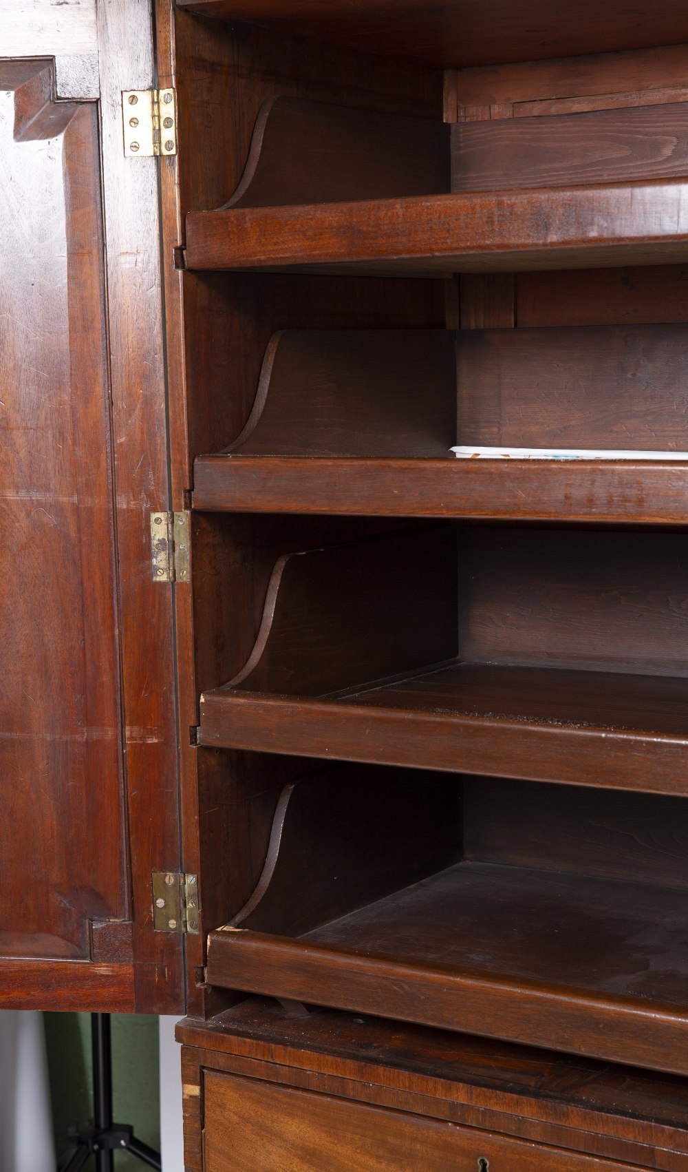 A 19TH CENTURY MAHOGANY LINEN PRESS with twin panelled doors above two short and two long drawers - Image 3 of 10