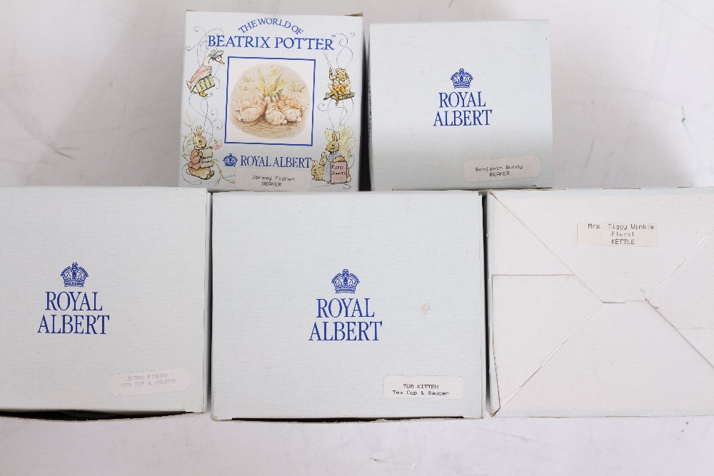 A COLLECTION OF ROYAL ALBERT BEATRIX POTTER RELATED CERAMICS consisting of four boxed beakers, three - Image 3 of 6