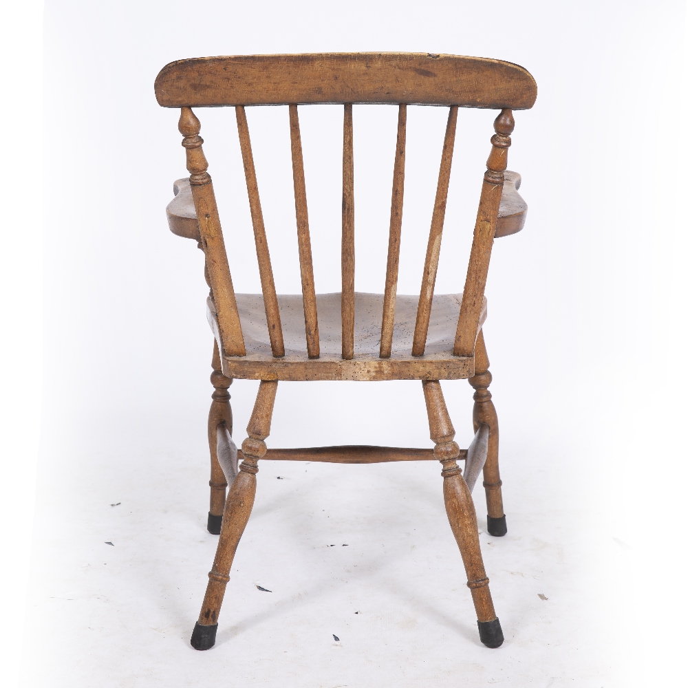 AN OLD WINDSOR CHAIR with comb back, 55cm wide x 88cm high Condition: signs of old woodworm - Image 3 of 5